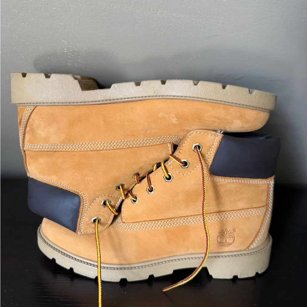 Timberland Boots - Picture 3 of 5